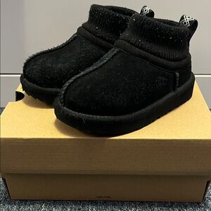 UGG Black Kids Slippers